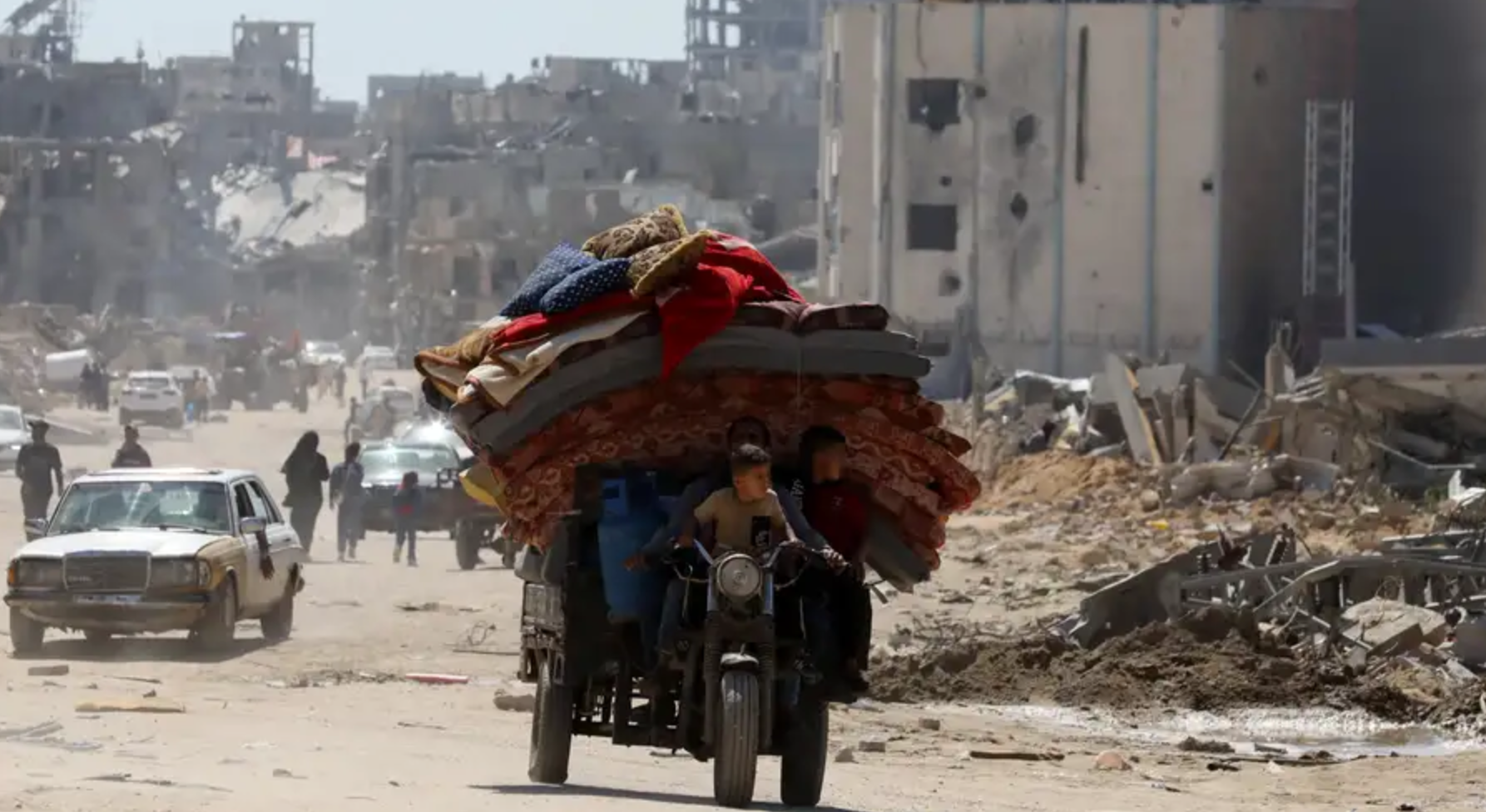 Unos 300.000 gazatíes salieron de Rafah desde el lunes en Israel